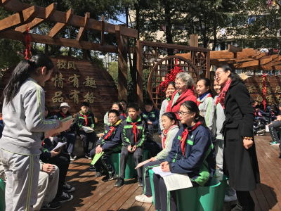 访春:参加学生诗歌朗诵会.jpg 访春:参加学生诗歌朗诵会.jpg