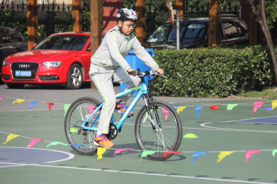 12自行车.jpg 12自行车.jpg