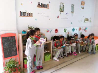 二楼创意角.jpg 二楼创意角.jpg