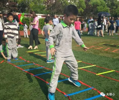 感觉统合训练绳梯.jpg 感觉统合训练绳梯.jpg